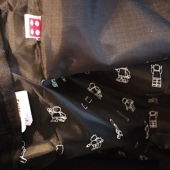 LEGO VIP Insiders Exclusive Folding Foldable Backpack 2023 - Picture 6 of 13